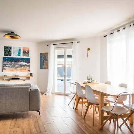 Frenchyhomes☆villapiscine☆8pers☆centrebassin ヴィラ *